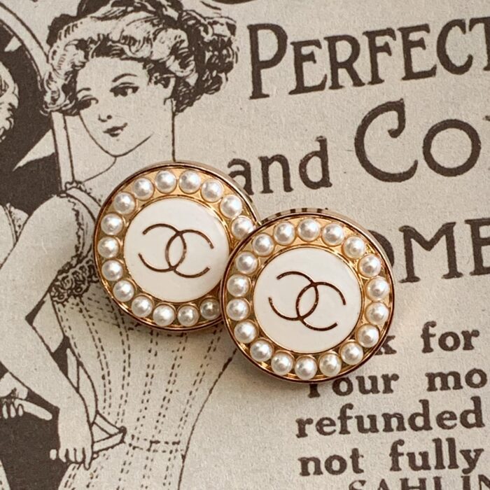 Round White Pearl Accent Buttons