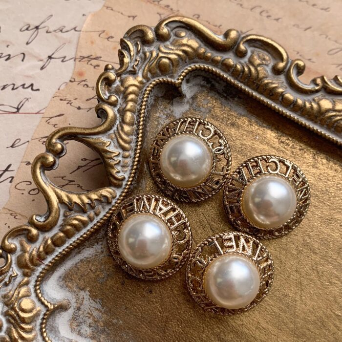 Designer Buttons White Pearl Goldtone - Set of 4